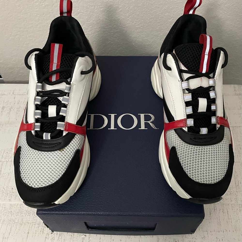Dior B22  low top sneaker size 9 US.
